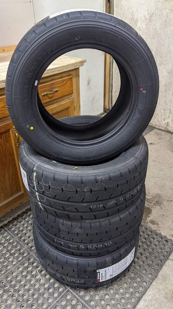 YOKOHAMA　アドバン　a052 Yokohama ADVAN A052 | Discount Tire